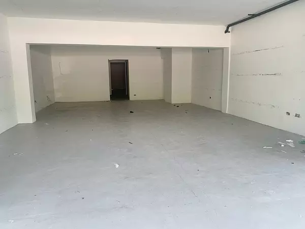 oficinas y locales comerciales - Local céntrico en primer 2