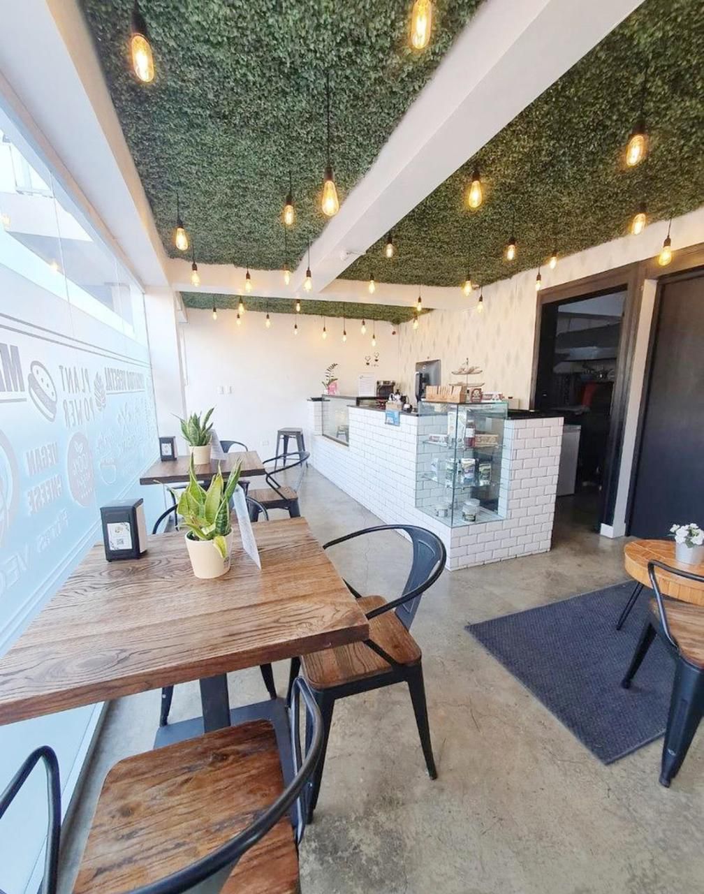 oficinas y locales comerciales - Local céntrico en Primer nivel 4