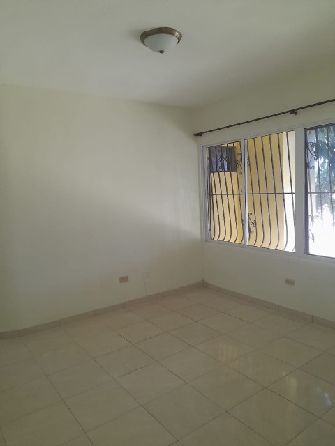 apartamentos - Apartamento sin muebles próximo al malecón primer nivel un lugar tranquilo  3