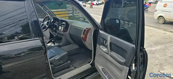 jeepetas y camionetas - mitsubishi montero 2004 6