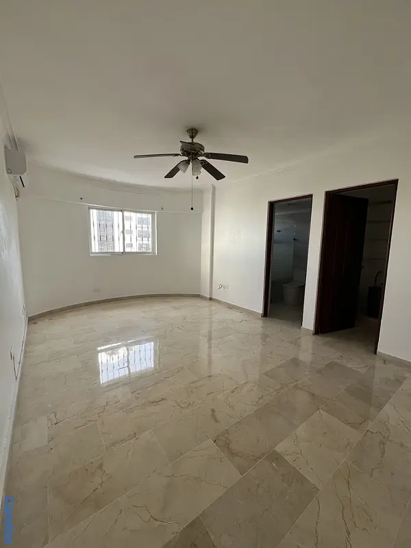 apartamentos - Apartamento en Alquiler clásico en Piantini de 3 habitaciones 2 parqueos  7