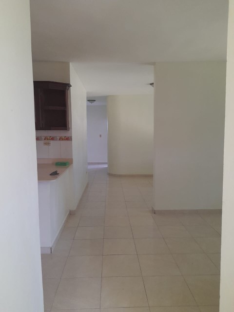 apartamentos - Apartamento sin muebles próximo al malecón primer nivel un lugar tranquilo  4