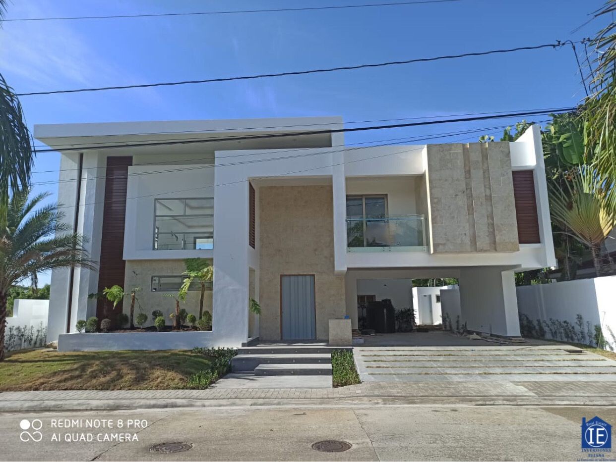 casas - Casa Nueva, 4 Habitaciones, Terraza, Área de Piscina y patio, 555 solar