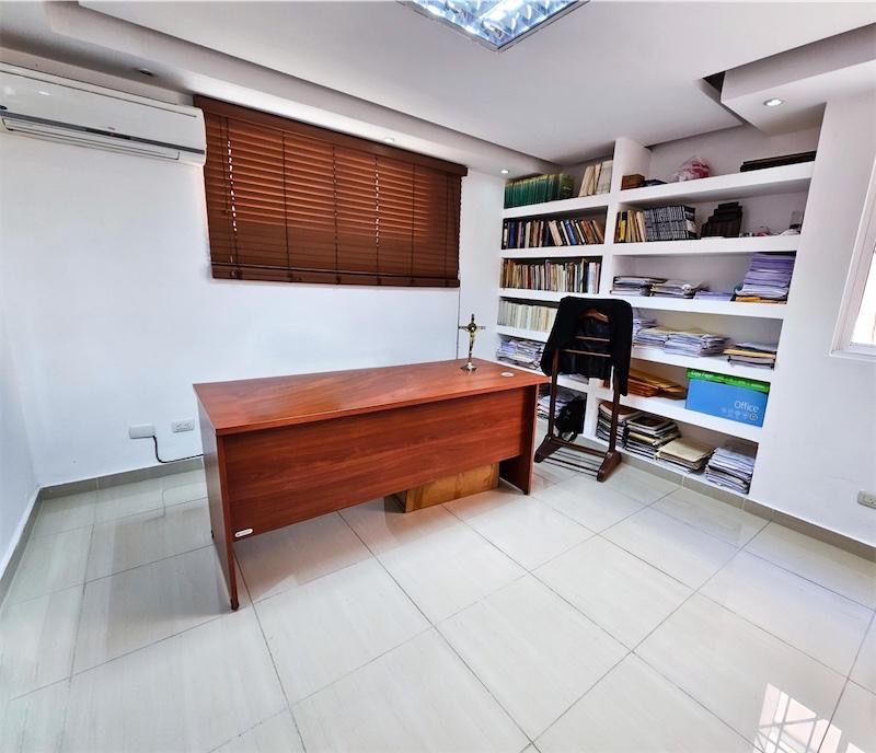 oficinas y locales comerciales - Local en Naco primer nivel  6