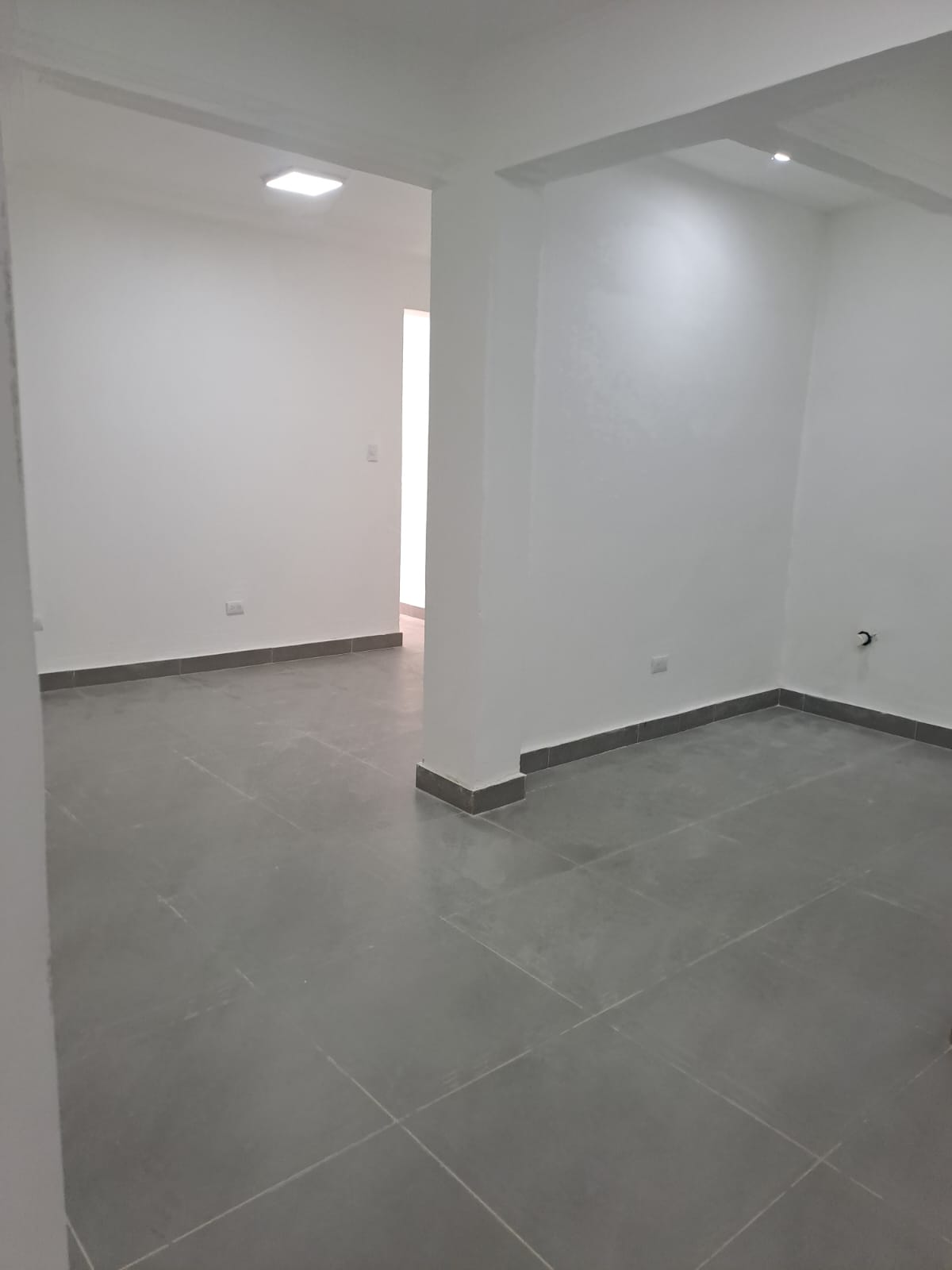 oficinas y locales comerciales - Alquilo local 2do piso 50 mts arroyo hondo  7