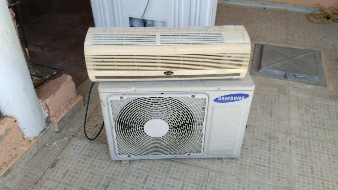 aires acondicionados y abanicos - Está en buenas condiciones el condensador y evaporador y funciona perfectamente 