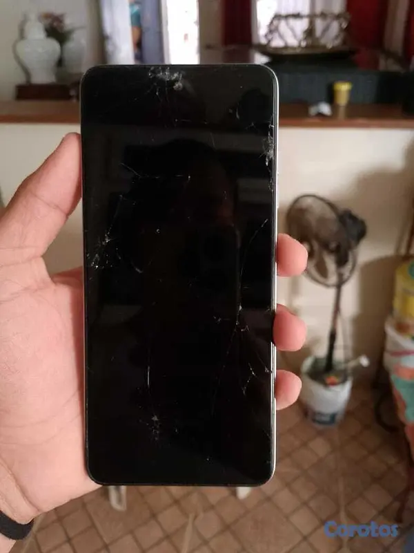 celulares y tabletas - 📱 Tecno Spark 20C en buen estado (pantalla con det 3