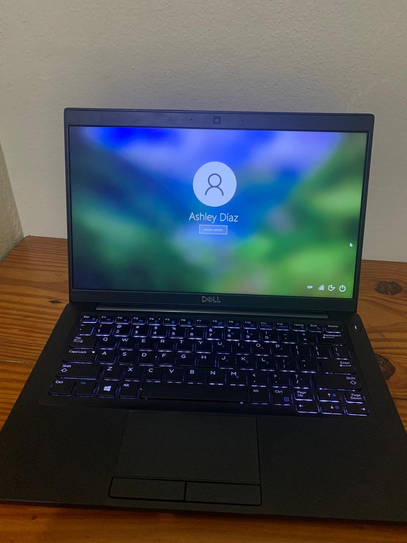 computadoras y laptops - Laptop Dell latitude 7380, Intel i7 8va 1tb memoria,16gb ram, pantalla touch. 0