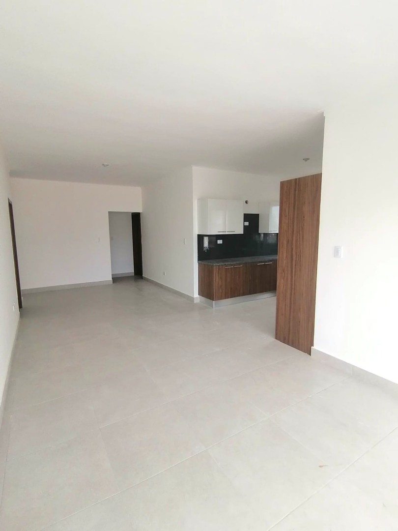 apartamentos - Se vende apartamento con terraza nuevo en Evaristo Morales 8