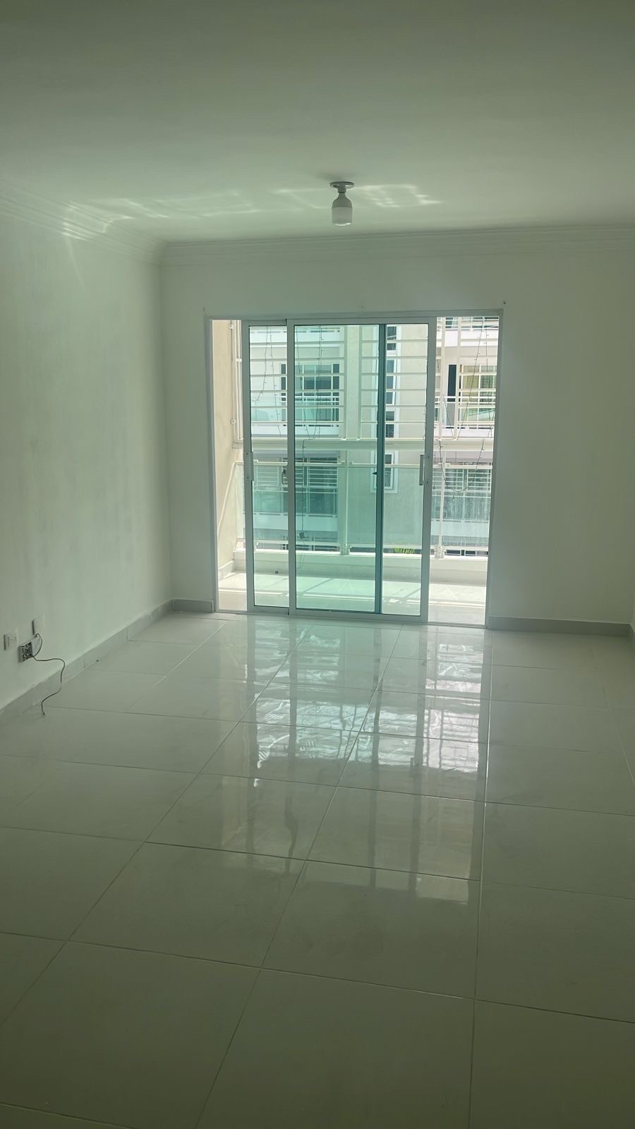 apartamentos - apartamento de 3 habitaciones y 2 baños con parqueo techando ubic. av España.  2