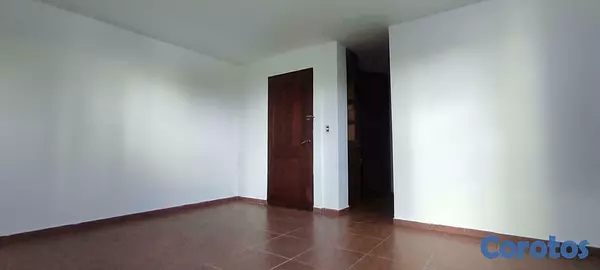 oficinas y locales comerciales - OFICINA OPORTUNIDAD DE 130 mts, excelente distribución, parqueos varios 4