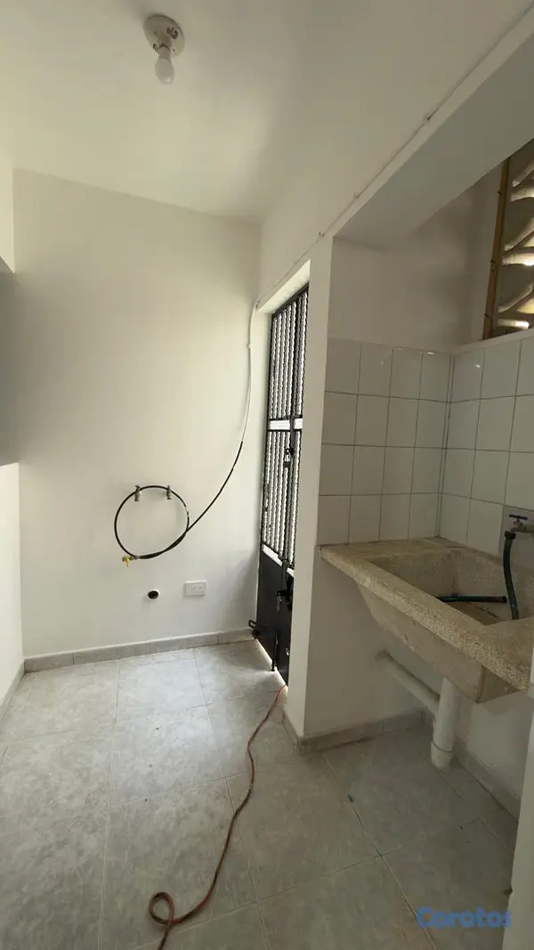 apartamentos - Alquilo apt de 2 hab en Evaristo Morales.  5