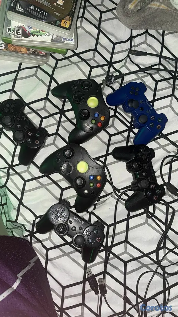 consolas y videojuegos - 1 Ps3 y 1 Xbox con 3 controles casa uno  3