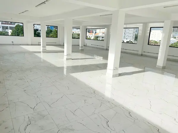 oficinas y locales comerciales - Local en Bella vista  2