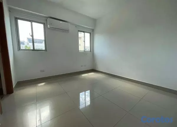 apartamentos - vendo en el millón dos habitaciones 2.5 baños dos parqueos lineales servicio 4