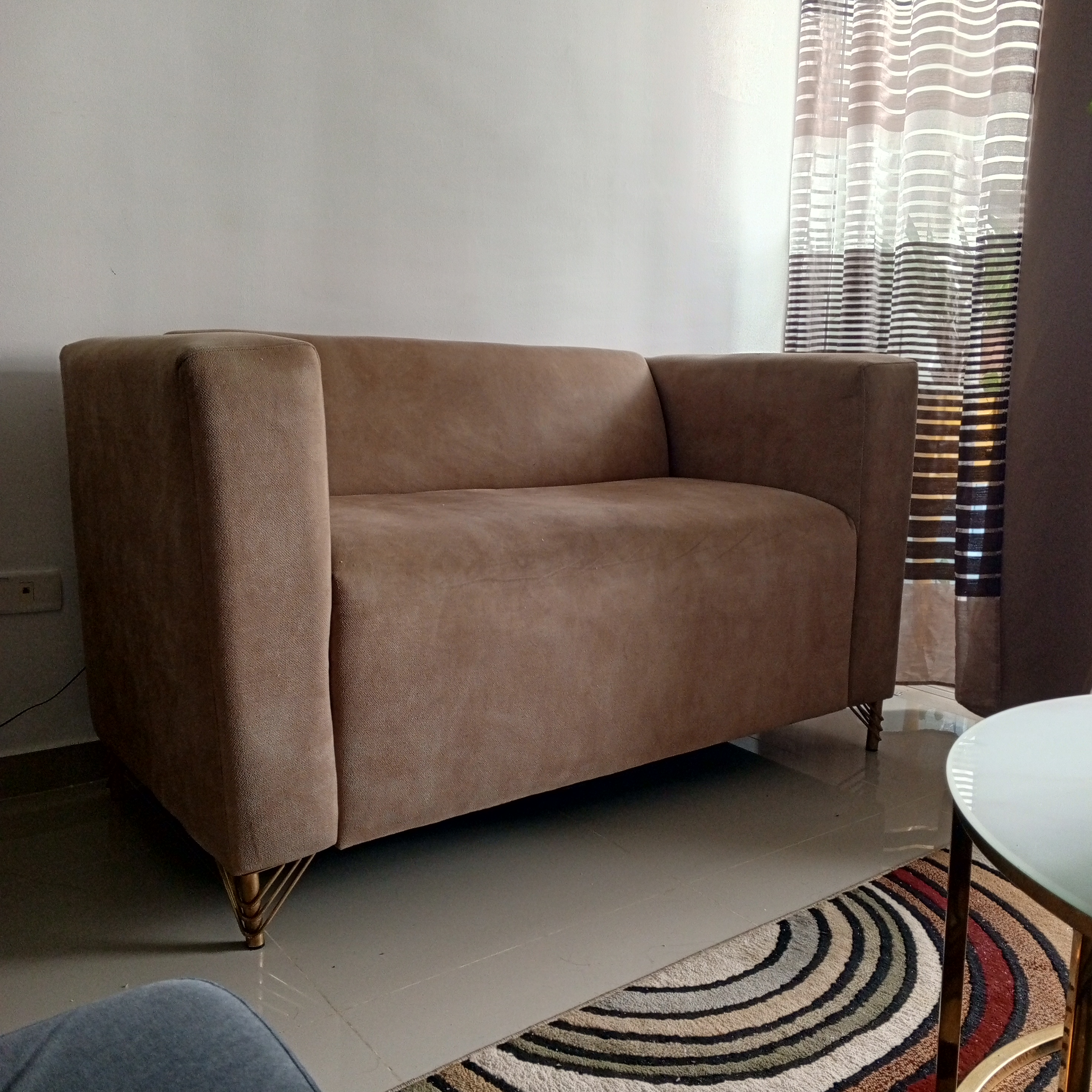 muebles y colchones - Sofa color crema súper cómodo  1