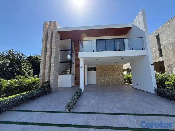 casas vacacionales y villas - venta de Villa en playa nueva Romana con piscina y 568mts República Dominicana  2