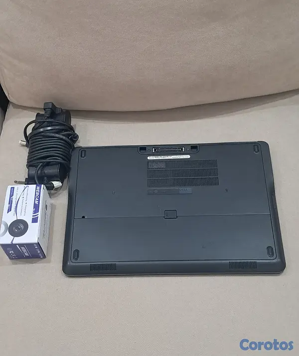 computadoras y laptops - Laptop Dell 8GB 256GB SSD Win 10 Pro E7440 3