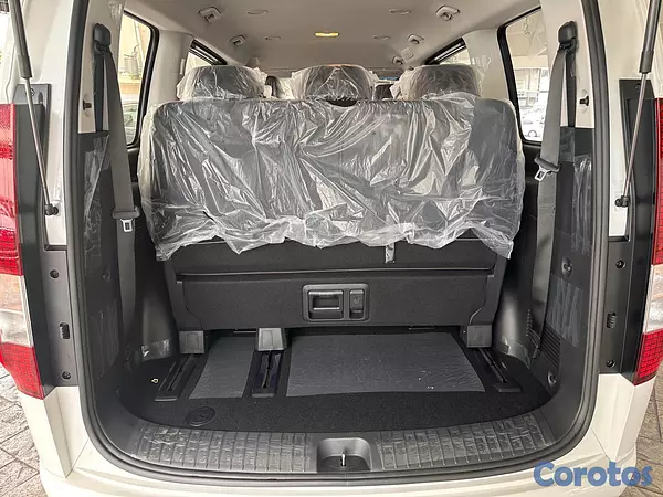 jeepetas y camionetas - Hyundai Staria 2026 13