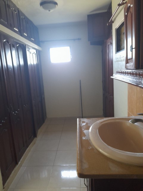 apartamentos - Apartamento sin muebles próximo al malecón primer nivel un lugar tranquilo  5