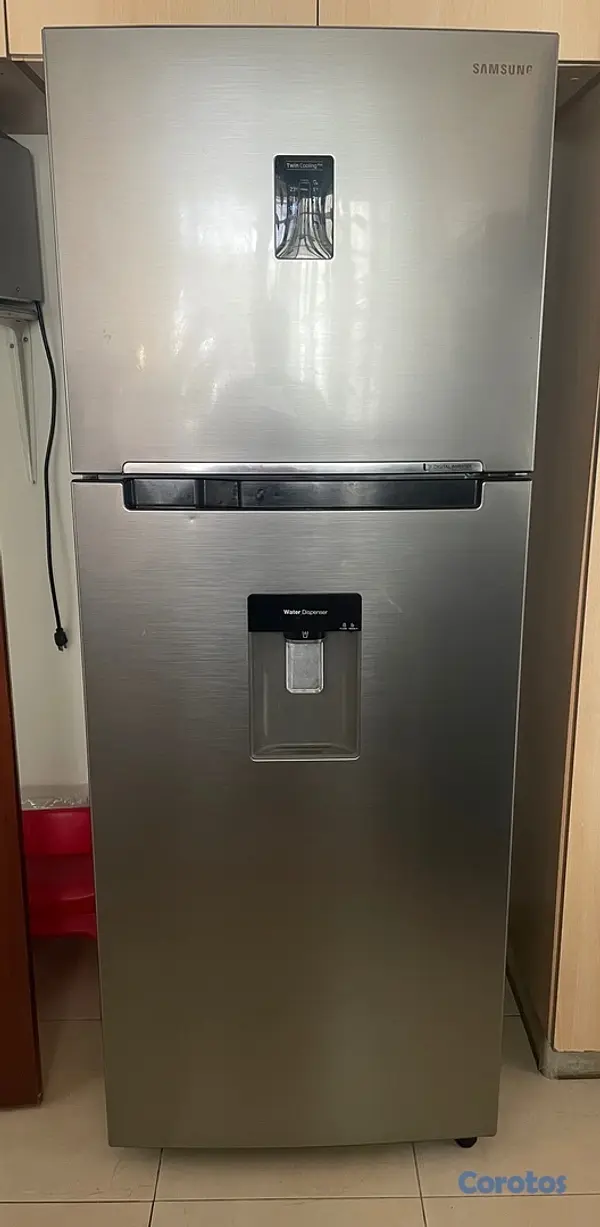electrodomesticos - Nevera Samsung Inverter con dispensador – Excelente estado
