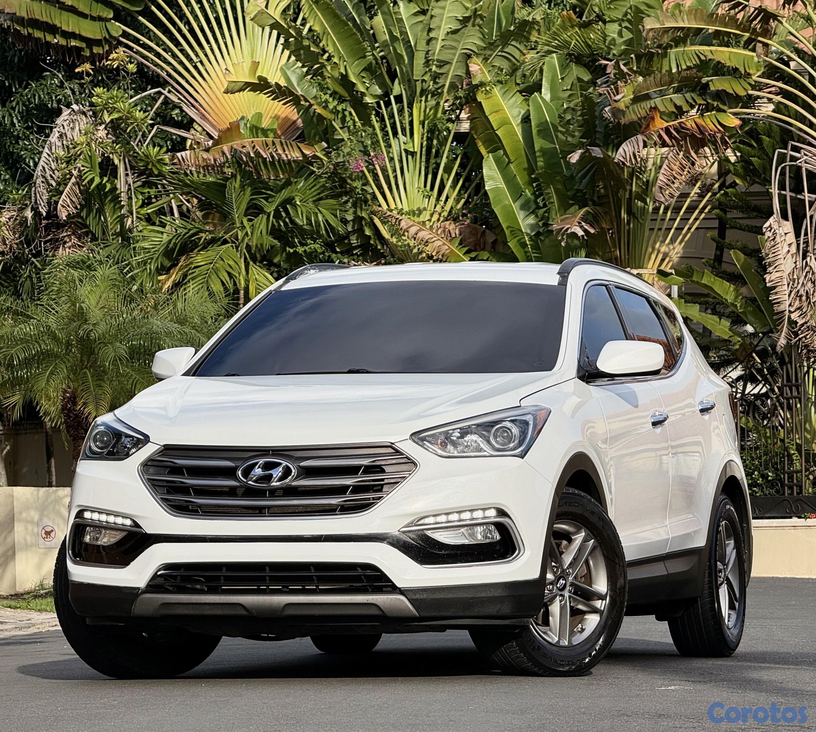 jeepetas y camionetas - Hyundai Santa Fe Sport 2 Filas 2WD 2017 $895,000 1