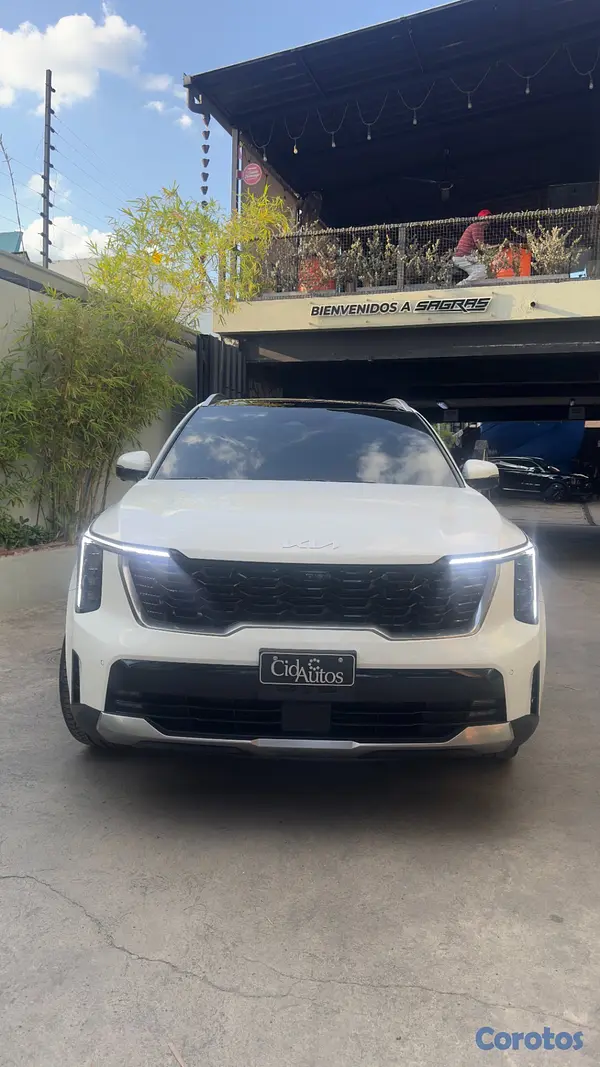jeepetas y camionetas - Kia Sorento 2025 Limited 5