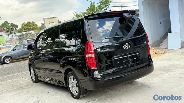 jeepetas y camionetas - 2020 Hyundai Grand Starex Diesel 11 Pasajeros 4