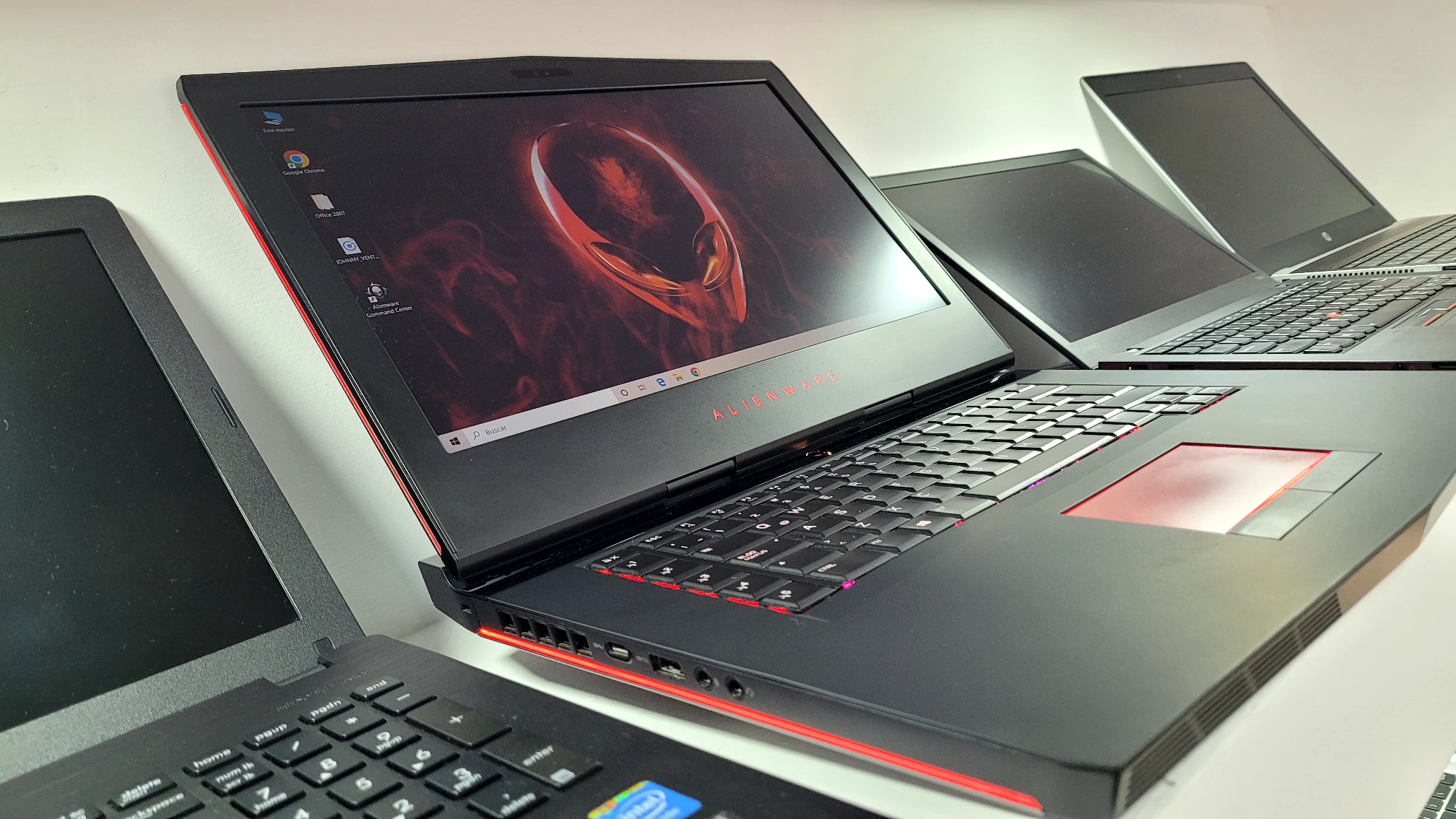 computadoras y laptops - Alienware Gamer R3 17 Pulg Core i7 Ram 16gb ddr4 Nvidea Gtx 1070 8gb Dedicada 1