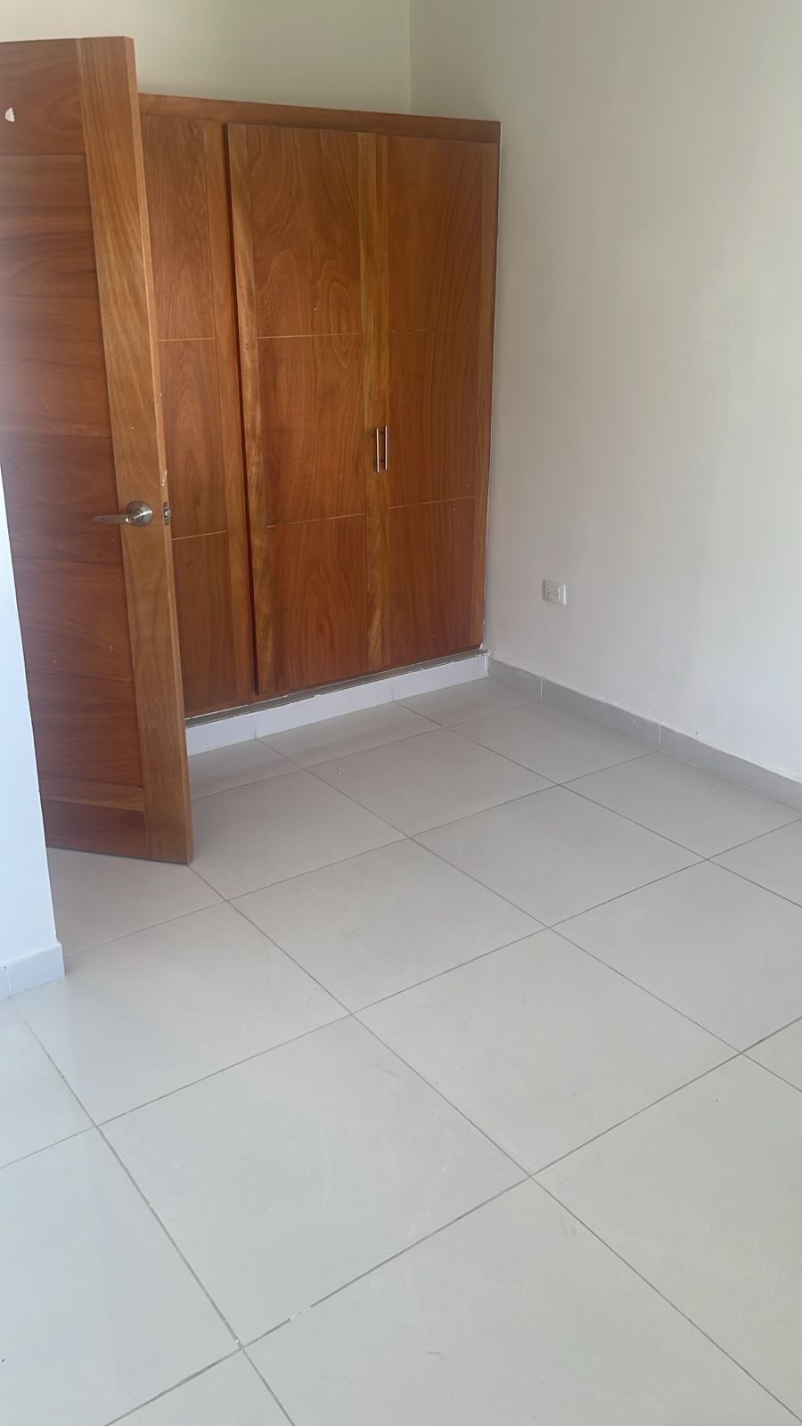 apartamentos - apartamento de 3 habitaciones y 2 baños con parqueo techando ubic. av España.  3