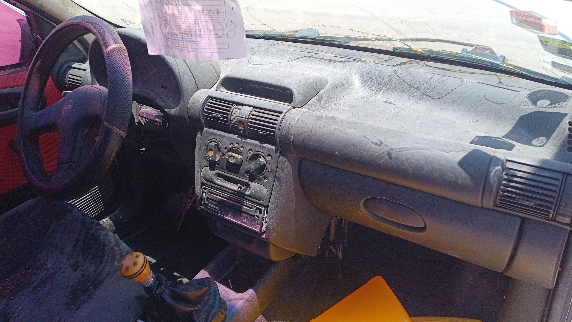 carros - Chewi 2001 para piezas, funciona con gas, muy económica.  En Bavaro, Punta Cana 4