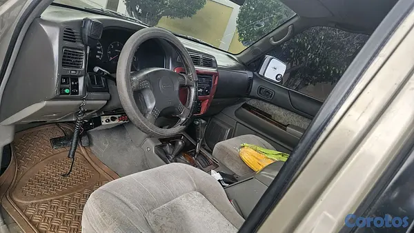 jeepetas y camionetas - Nissan patrol v6 2001 gasolina  10
