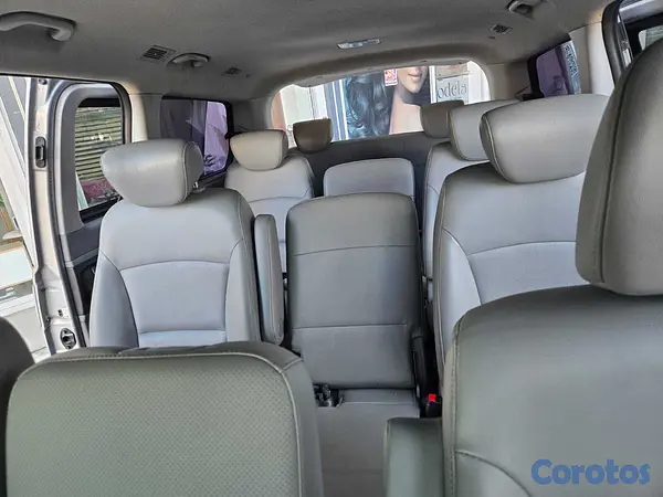 jeepetas y camionetas - HYUNDAI GRAND STAREX 2021 GRIS 13
