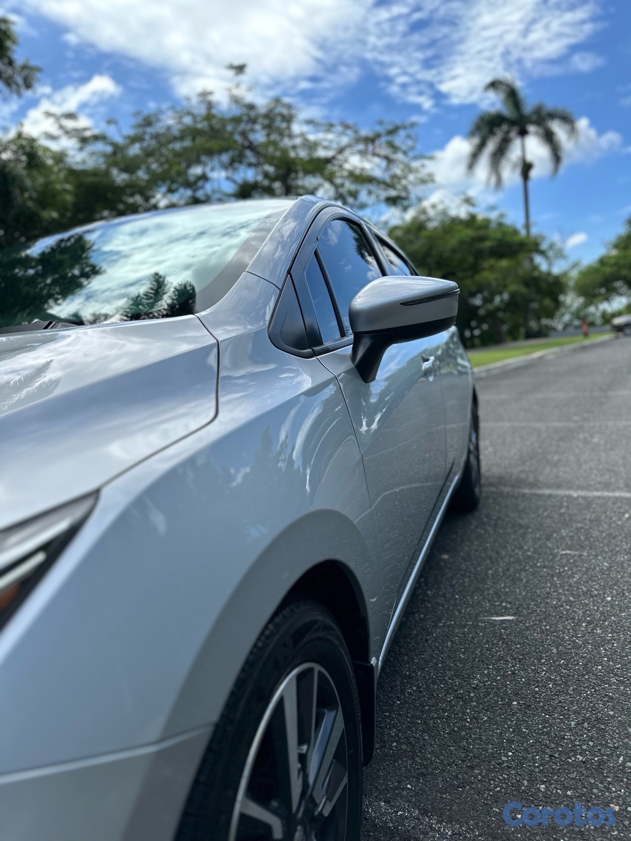 carros - Nissan Versa  3