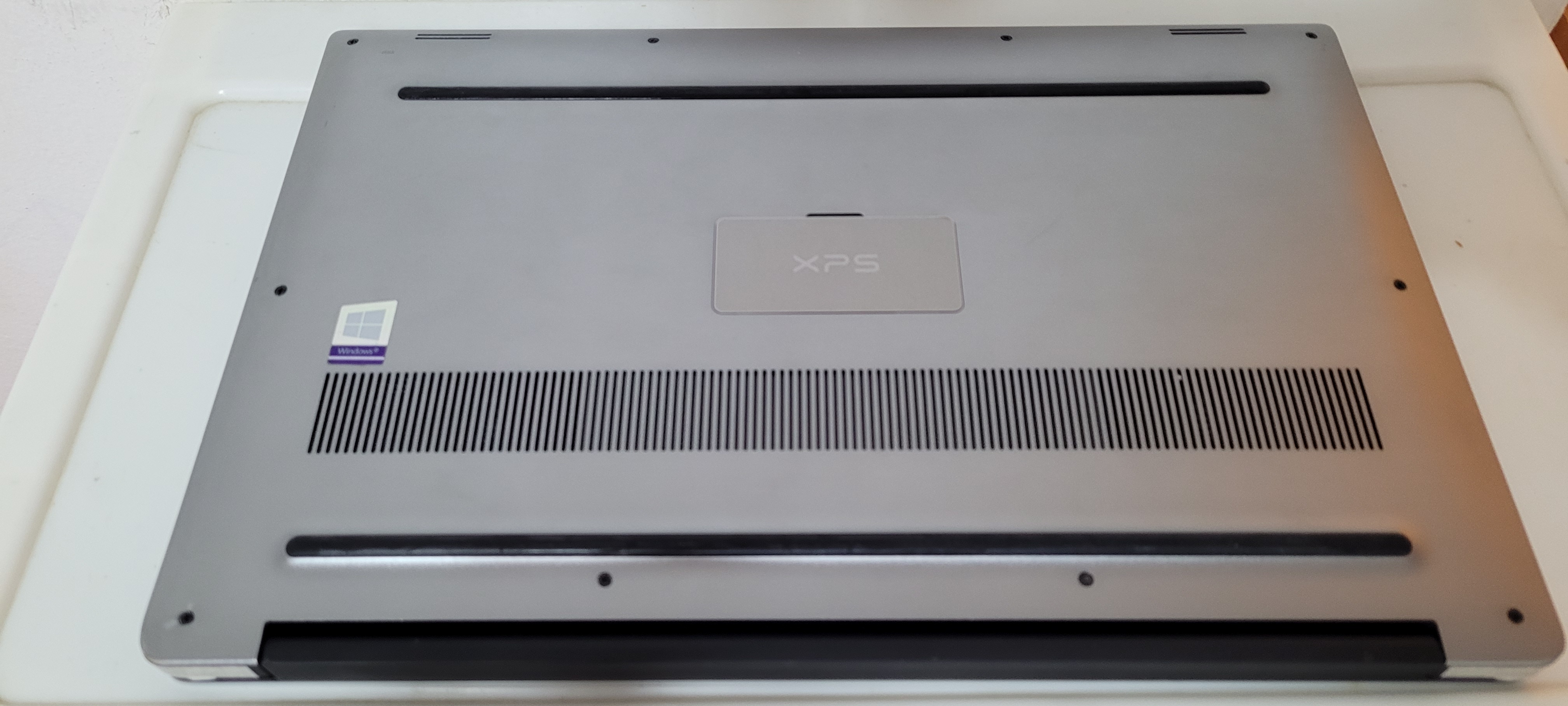 computadoras y laptops - Laptop Dell xps 15 Pulg Core i7 7ma Gen Ram 16gb DDR4 Nvidea Gtx 1050 4gb New 3