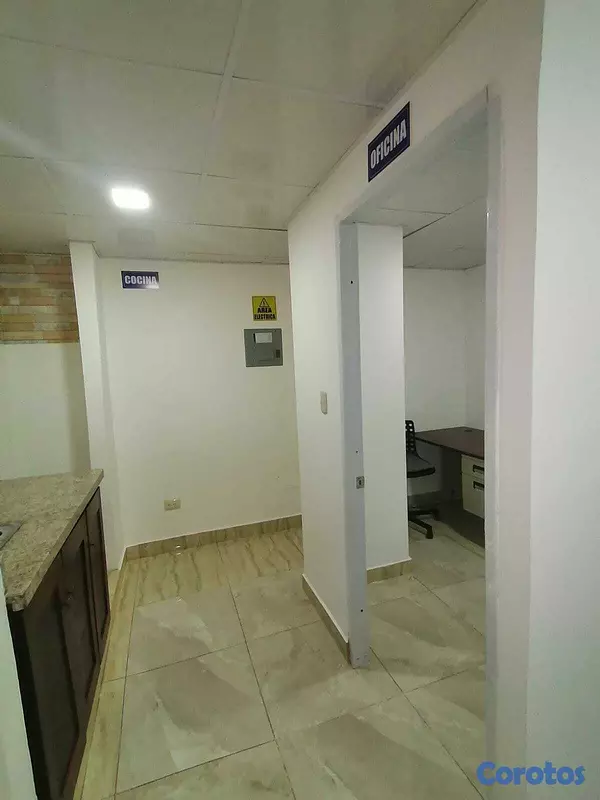 oficinas y locales comerciales - LOCAL EN VENTA 503 MTS , con dos Aptos atras 8.8mm 5