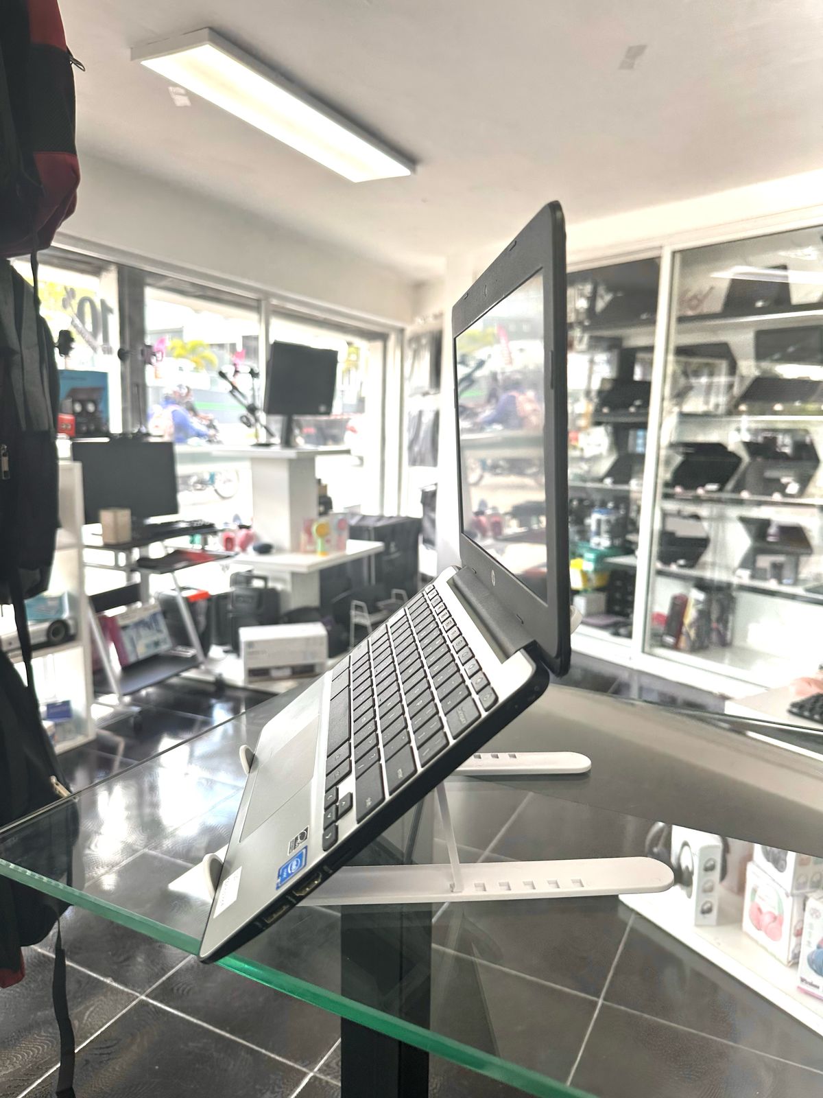 computadoras y laptops - Economica laptop HP Chromebook 11 G5   2