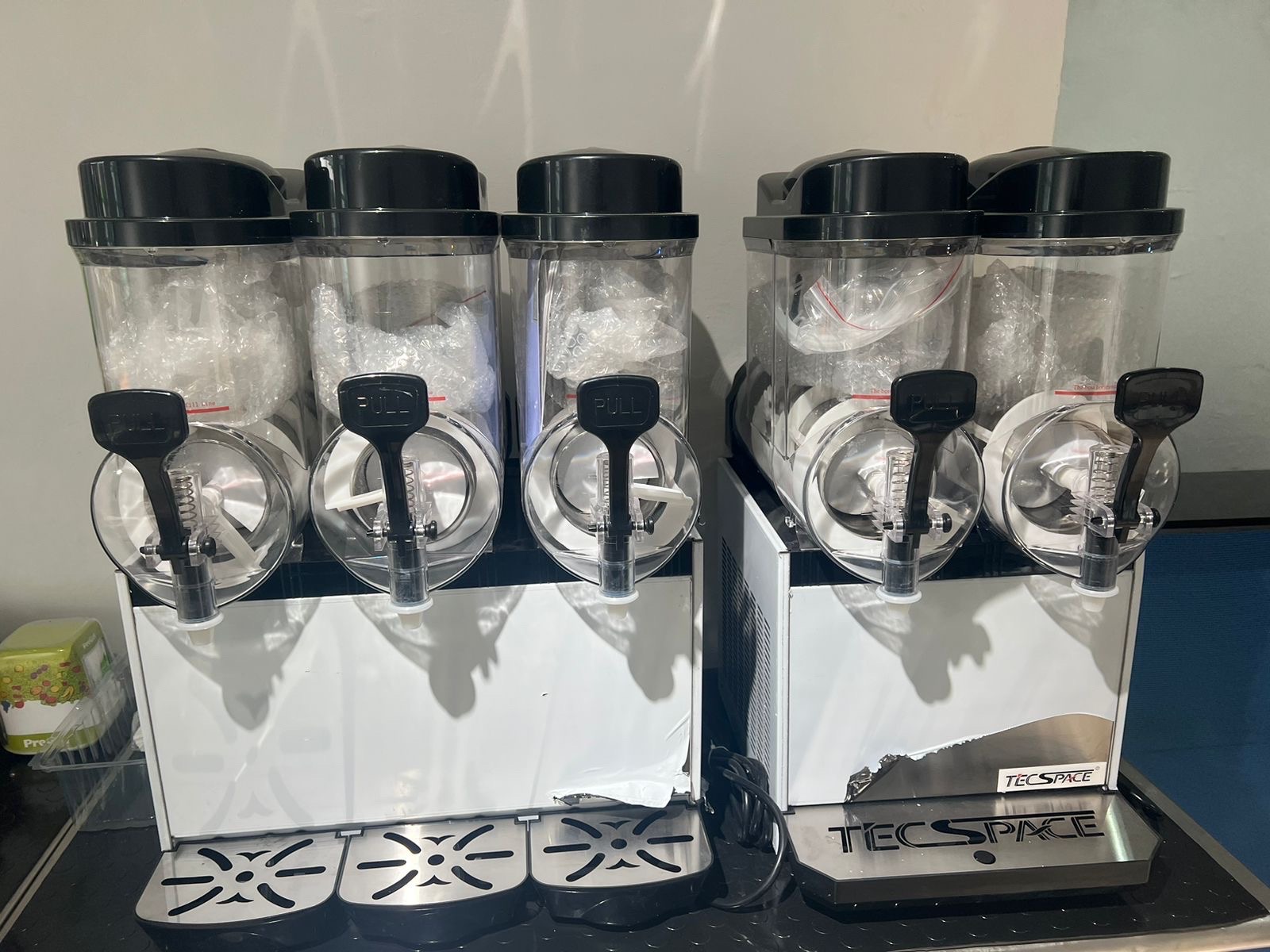 equipos profesionales - Máquina de granizados, jugos fríos y frappe (nueva) 1