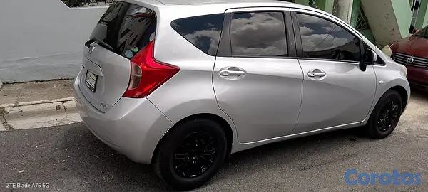 carros - Carro en buenas condiciones, con detalles mínimo  3