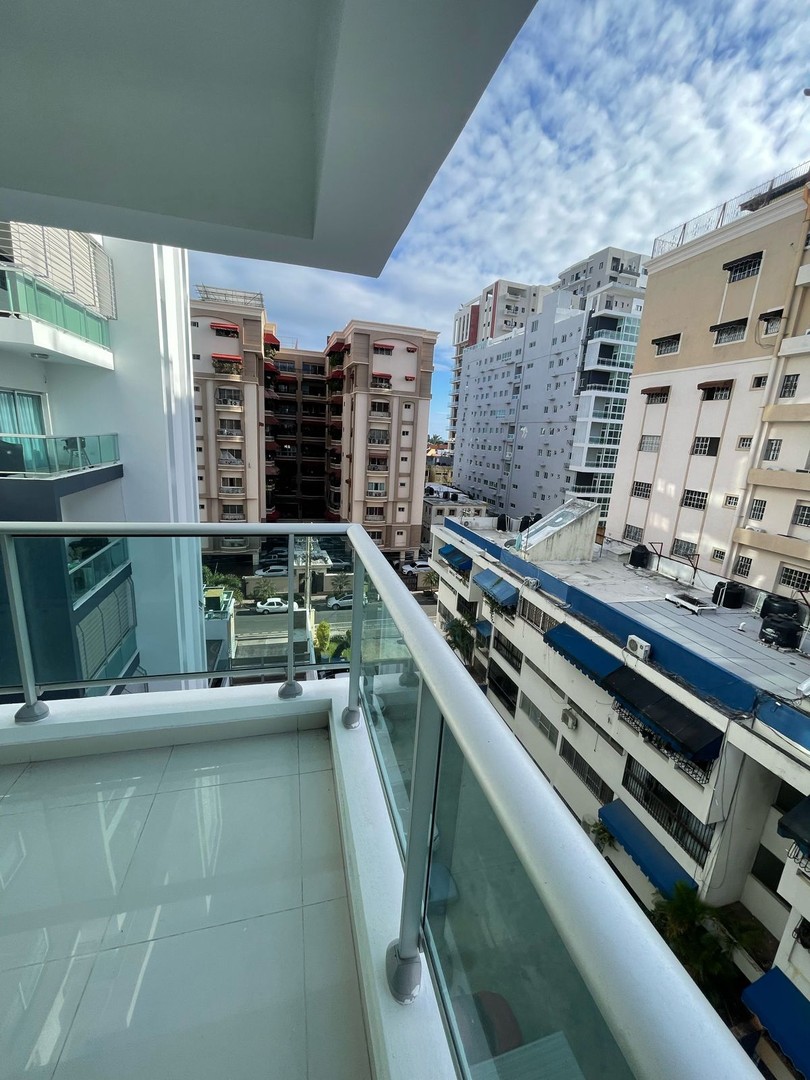 apartamentos - Alquiler Apartamento de 3 Habitaciones Sin Amueblar, Bella Vista, Santo Domingo
