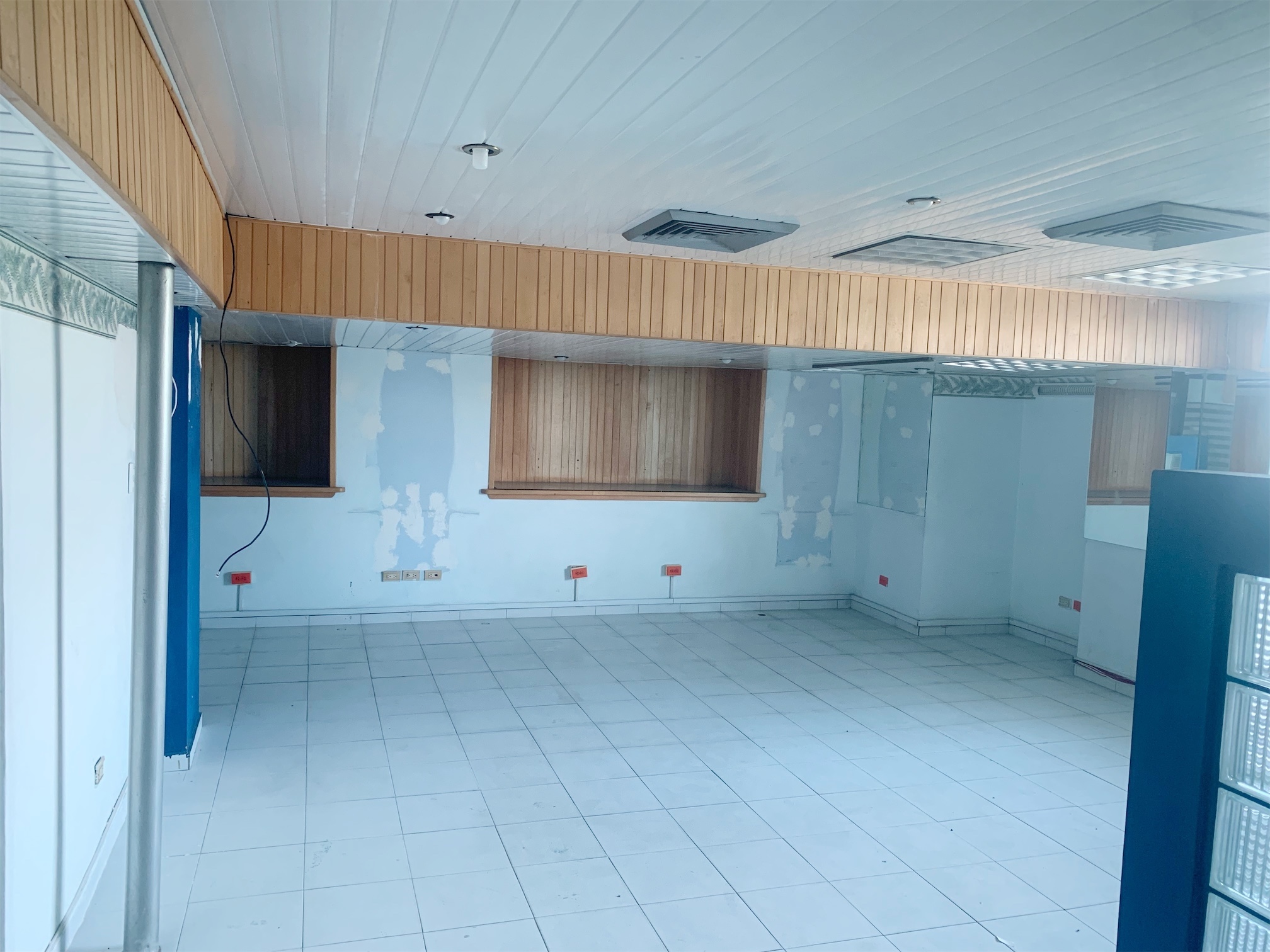 oficinas y locales comerciales - Local en Piantini espacio abierto 1