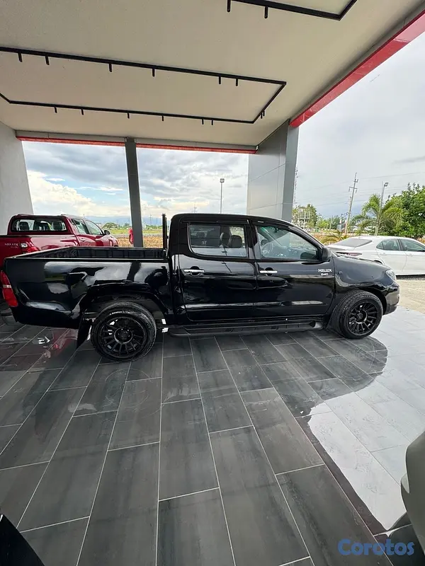 jeepetas y camionetas - Toyota hilux 2008 6