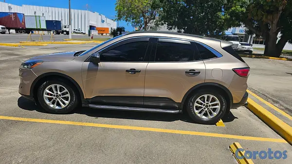 jeepetas y camionetas - Ford Escape SE 2020 3