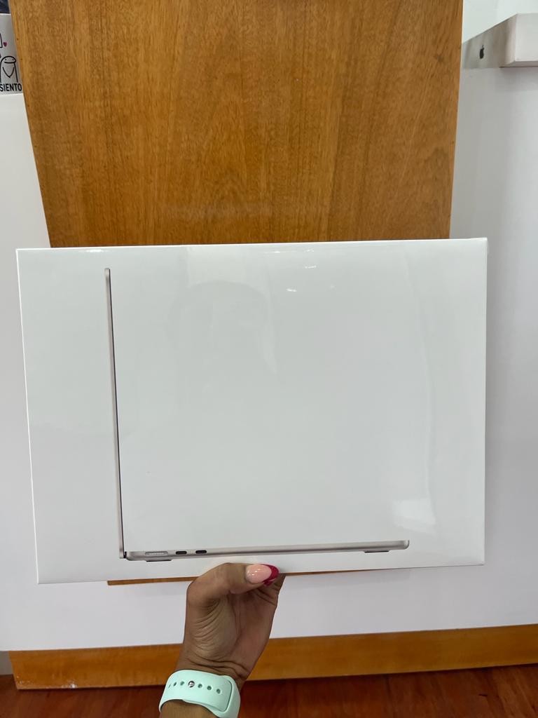 celulares y tabletas - MacBook Air 2022 M2 8gb RAM 256gb