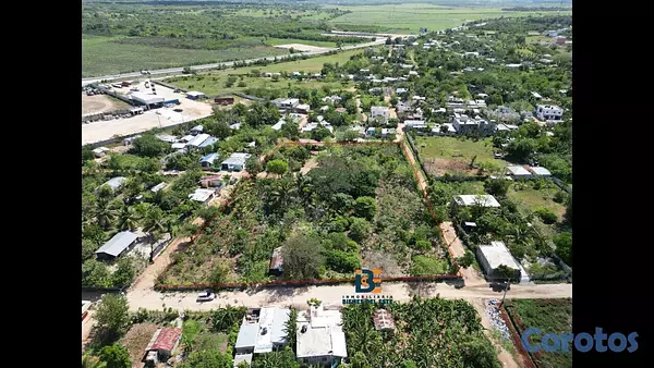 solares y terrenos - Se vende terreno con 7,666 metros en el barrio La  2