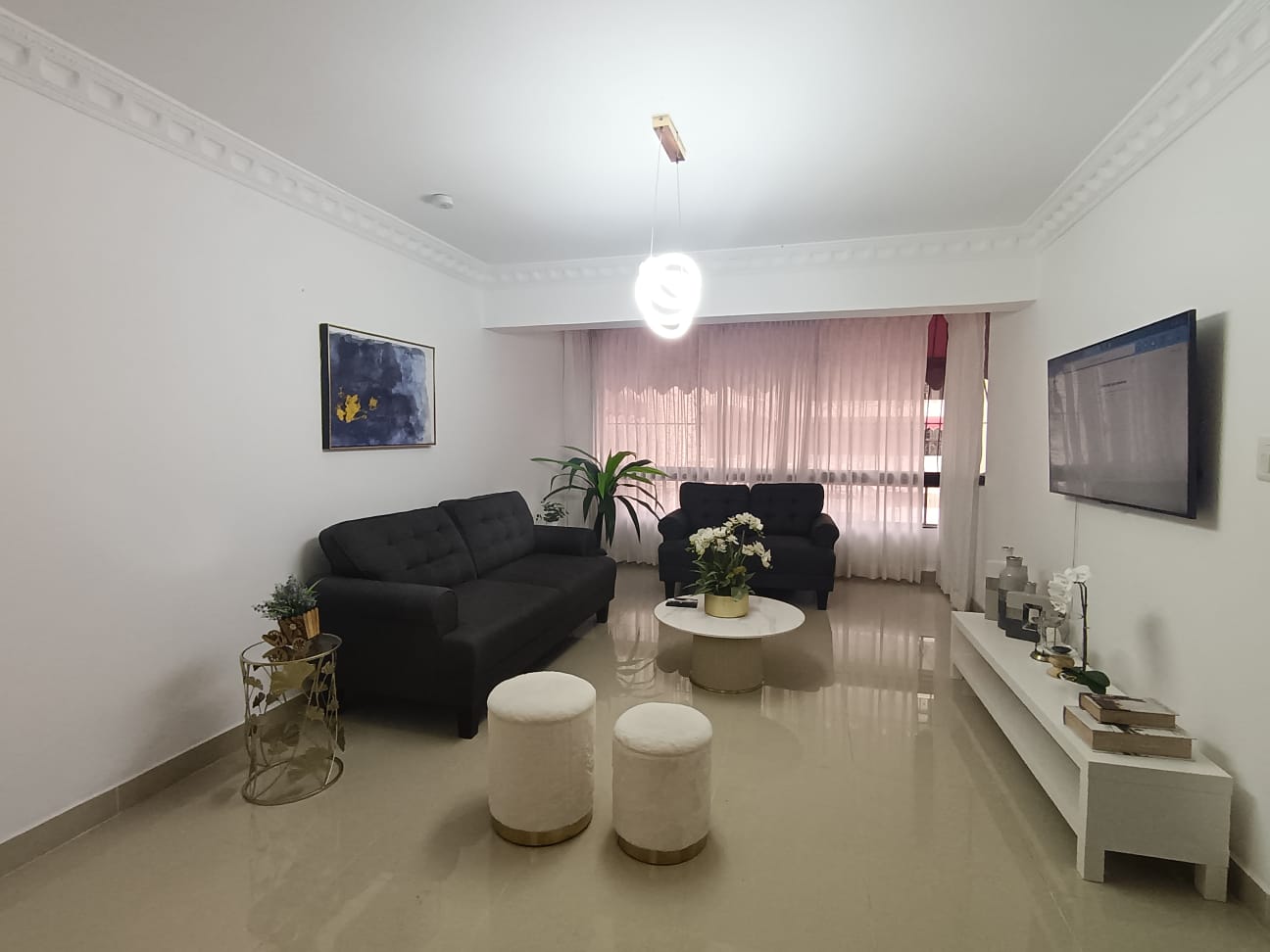 apartamentos - Vendo en bella vista sur,  dos hab con baño parque 8