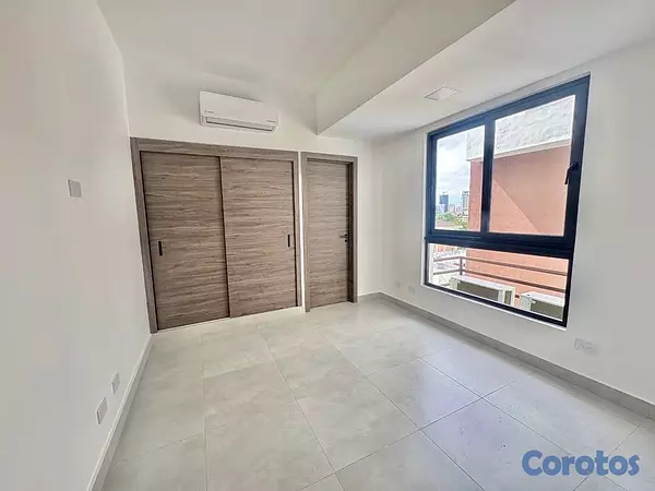 apartamentos - alquiló ensanche naco piso 7 tres habitaciones con su baño dos parqueos  8