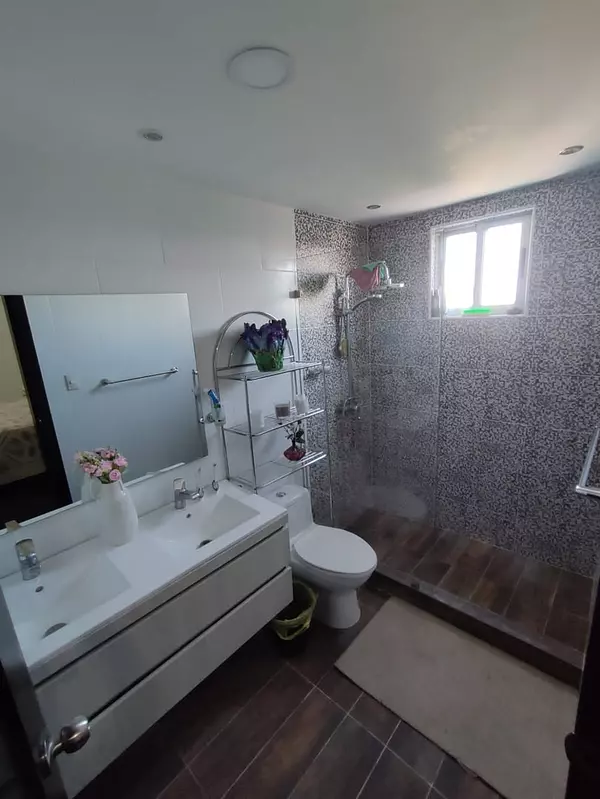 apartamentos - Se vende apartamento en Naco 5