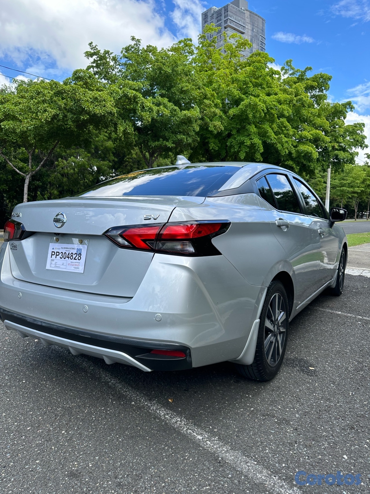 carros - Nissan Versa  4