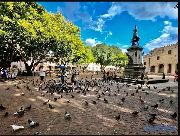 apartamentos - En Venta Edificio Comercial Frente a la Catedral Genera US$114,060 anual 2